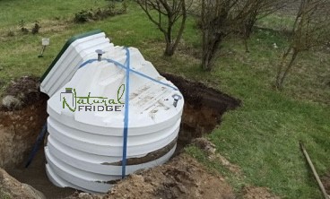Bialystok 2021 Polen Alle in der Produktion verwendeten Materialien sind für den Kontakt mit Lebensmitteln zugelassen. Der Kellerkörper besteht aus Polyethylen und  Erdkeller Modell 250 Natural Fridge  7.740  EUR inkl. MwSt. , zzgl.  Versandkosten