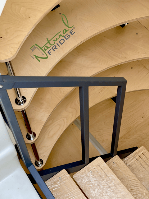 Gartenkeller Natural FRIDGE ® Speisekammer, Gartenunterstand 2,5 m zylindrisch mit schrägem Eingang von unserem Lager zu Ihnen nach Hause in Deutschland. © 2017-2023 BPR-PLASTECH Sp. z o. o. 🍏 Vorschriften Natural Fridge -  Angebot