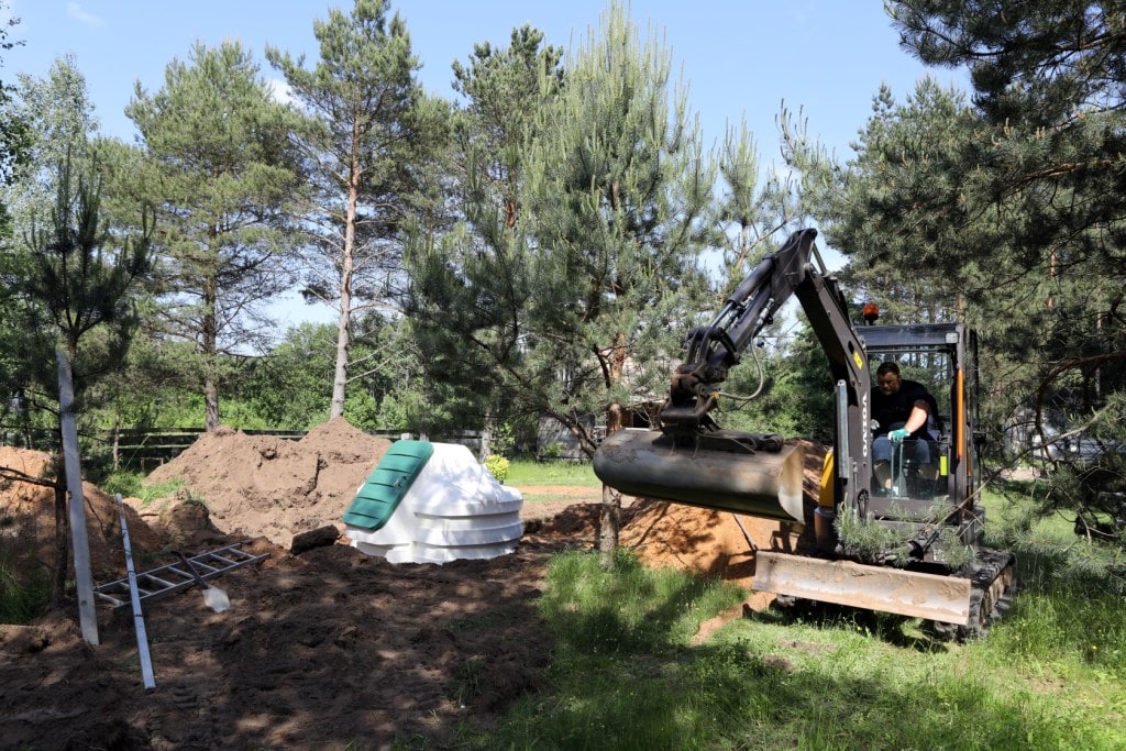 Montage unterirdisch Speisekammer Kunststoffkeller 2,5 m zylindrisch zur Lagerung von Gemüse im Foto im Gegensatz zu Betonkeller BPR-PLASTECH sp. z o.o. fest. und Auftragnehmer. 🍏 Vorschriften Natural Fridge -  Angebot