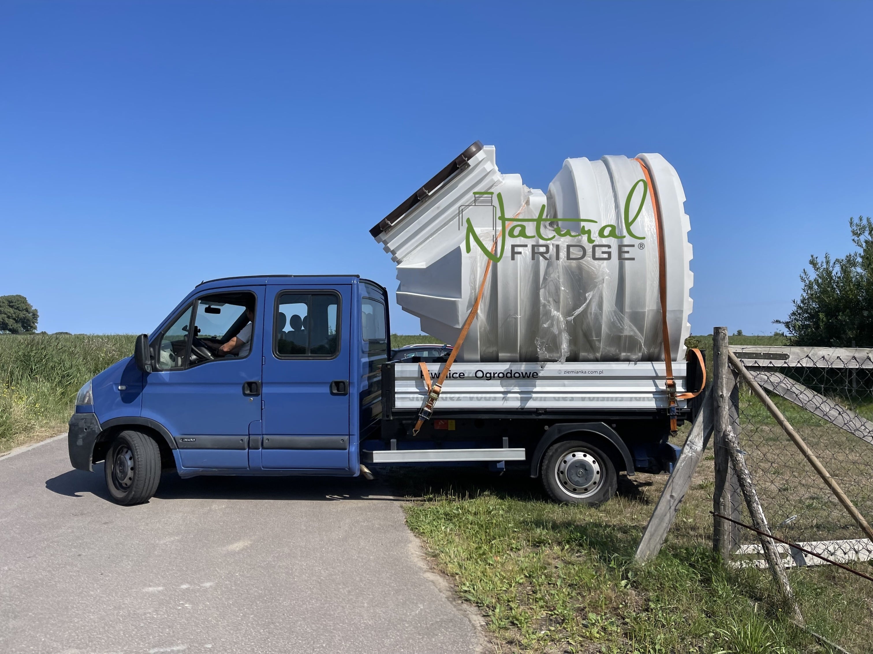 dostawa SLupsk Polen 99 Fotos zeigen unsere installierten Keller bei Kunden.  Video Erdkeller Modell 250 Natural Fridge  7.740  EUR inkl. MwSt. , zzgl.  Versandkosten