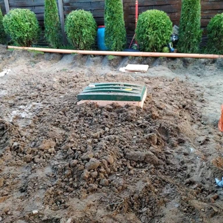 Erdkeller Modell 200x200 Die Fotos zeigen unsere installierten Garten Erdkeller bei Kunden. Erdkeller Modell 200x200 Natural Fridge  7.450  EUR inkl. MwSt. , zzgl.  Versandkosten