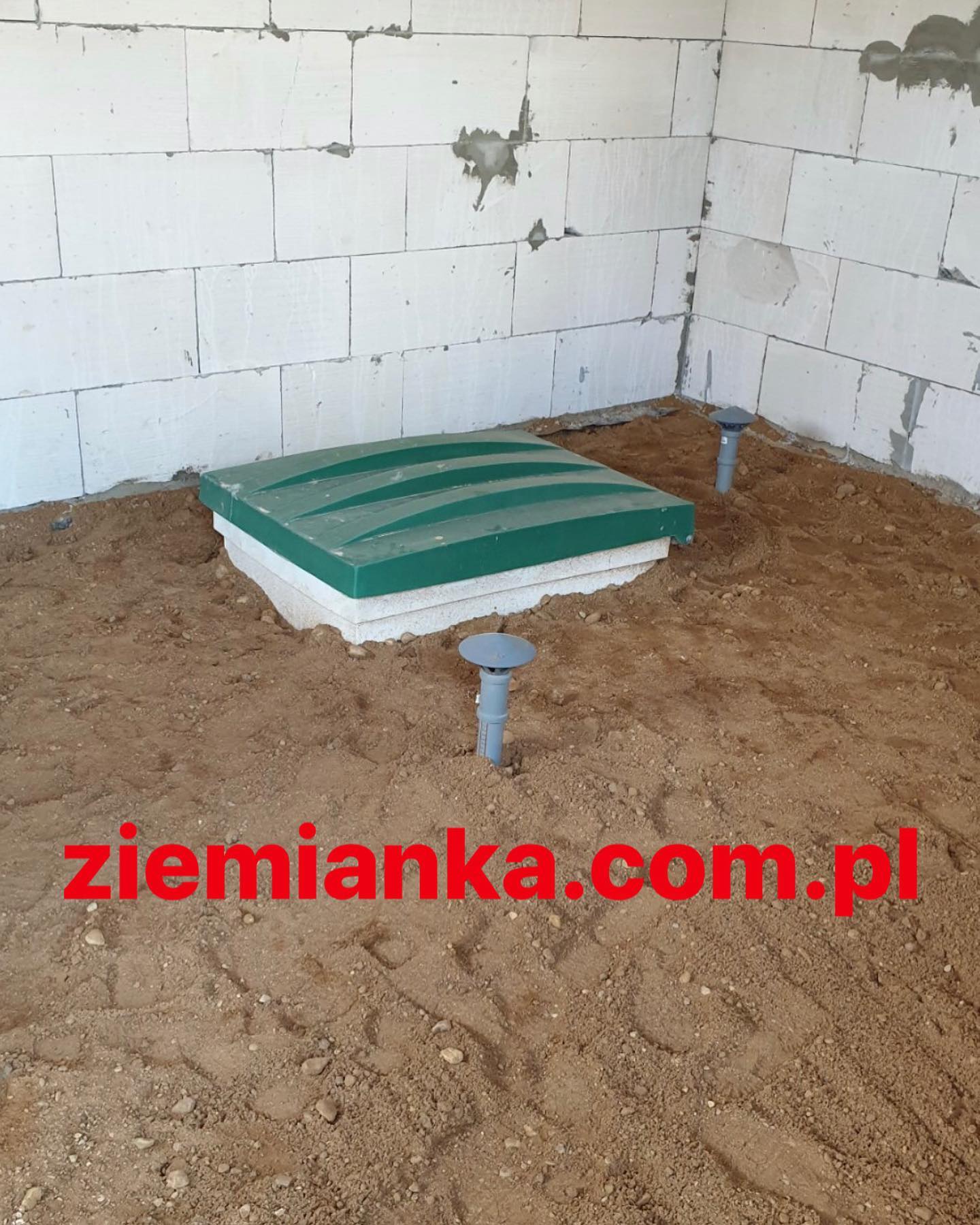 Erdkeller Modell 200x200 Die Fotos zeigen unsere installierten Garten Erdkeller bei Kunden. Erdkeller Modell 200x200 Natural Fridge  7.450  EUR inkl. MwSt. , zzgl.  Versandkosten