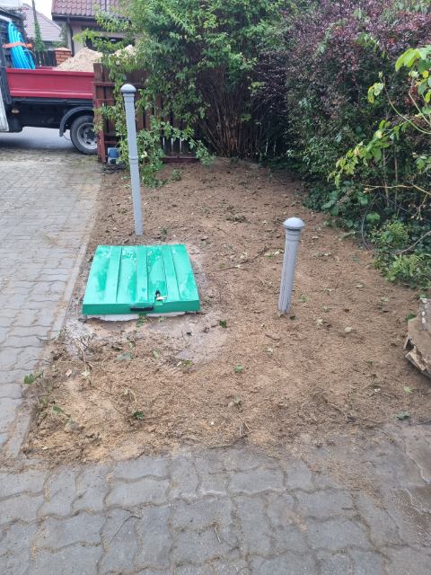 Erdkeller Modell 200x200 Nach der Montage sieht der Erdkeller wie ein kleiner Hügel aus. Wir empfehlen, den Erdkeller mit Rollrasen abzudecken und Zierpflanzen  Erdkeller Modell 200x200 Natural Fridge  7.450  EUR inkl. MwSt. , zzgl.  Versandkosten