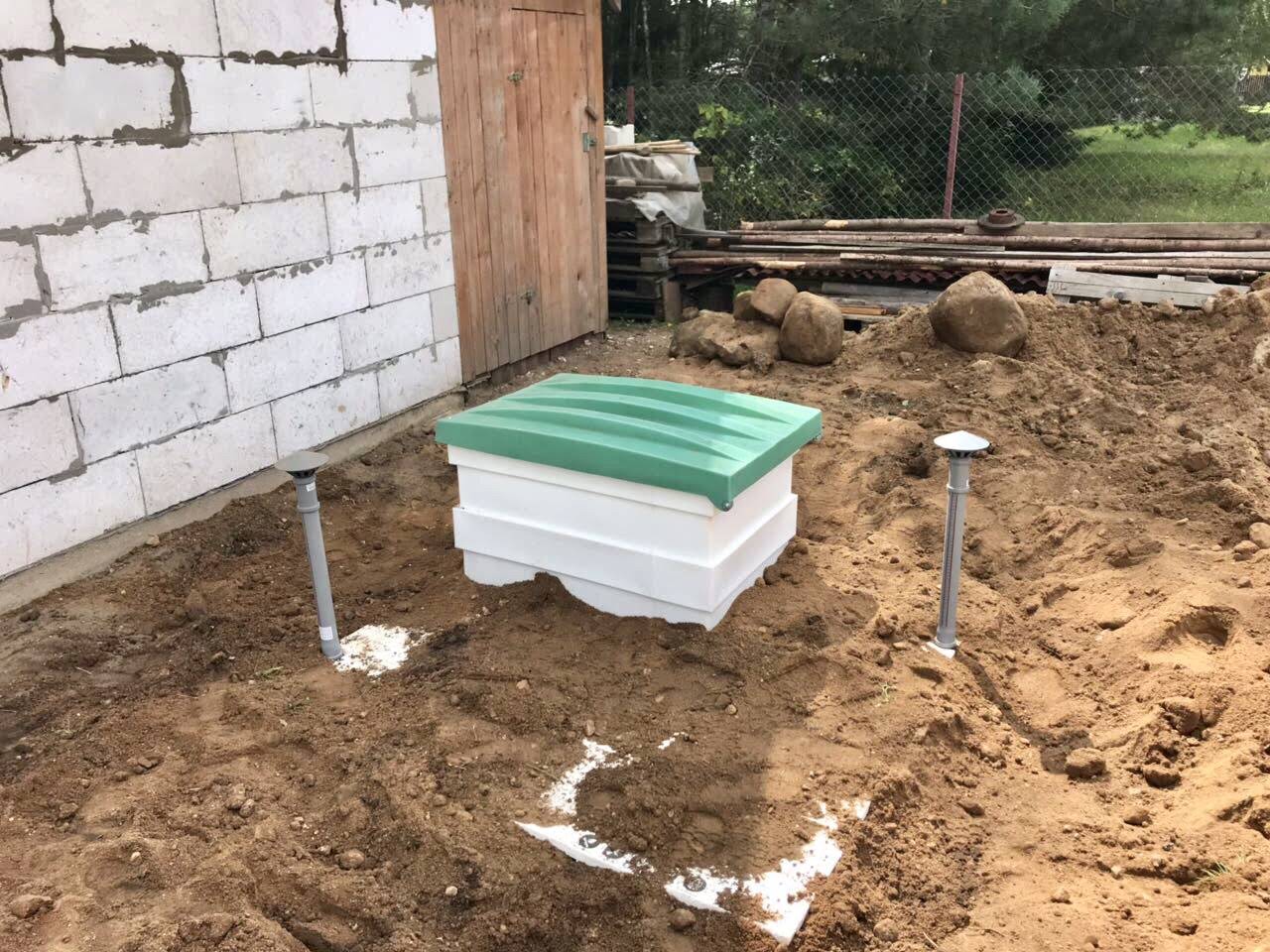 Erdkeller Modell 200x200 Die Fotos zeigen unsere installierten Garten Erdkeller bei Kunden. Erdkeller Modell 200x200 Natural Fridge  7.450  EUR inkl. MwSt. , zzgl.  Versandkosten