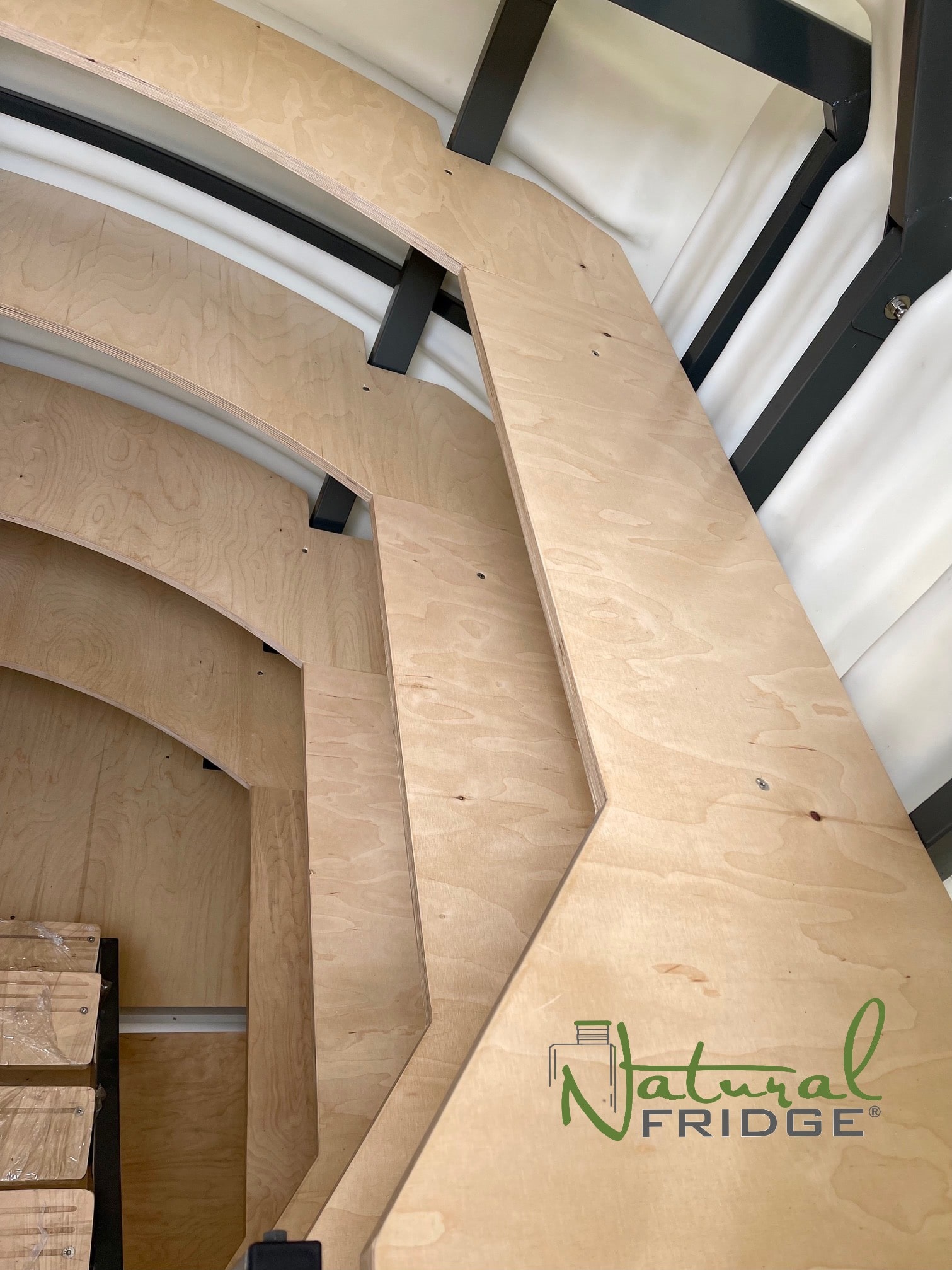 Erdkeller Modell 200x175 4 Reihen breite Regale. Unser Einbaum bietet viel Stauraum. Die Regale sind auf einem Stahlrahmen montiert und können  🍏 Erdkeller Modell 200x175 Natural Fridge  7.739  EUR inkl. MwSt. , zzgl.  Versandkosten     Angebot