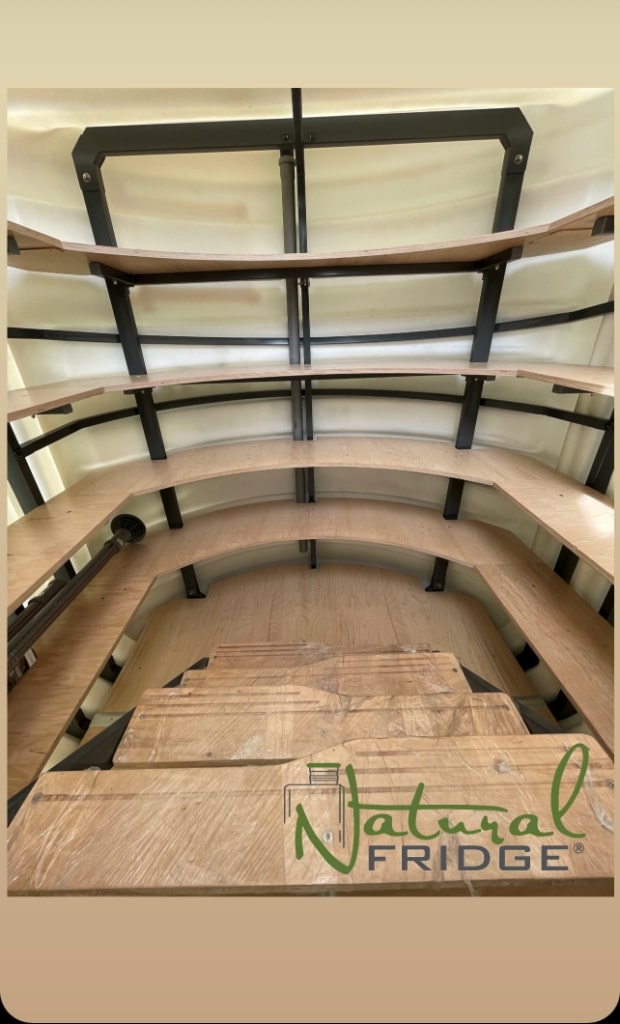 Erdkeller Modell 200x175 Der Erdkeller ist innen mit einem Stahlrahmen verstärkt, der mit einer Polymerschicht bedeckt ist. Es versteift den  🍏 Erdkeller Modell 200x175 Natural Fridge  7.739  EUR inkl. MwSt. , zzgl.  Versandkosten     Angebot