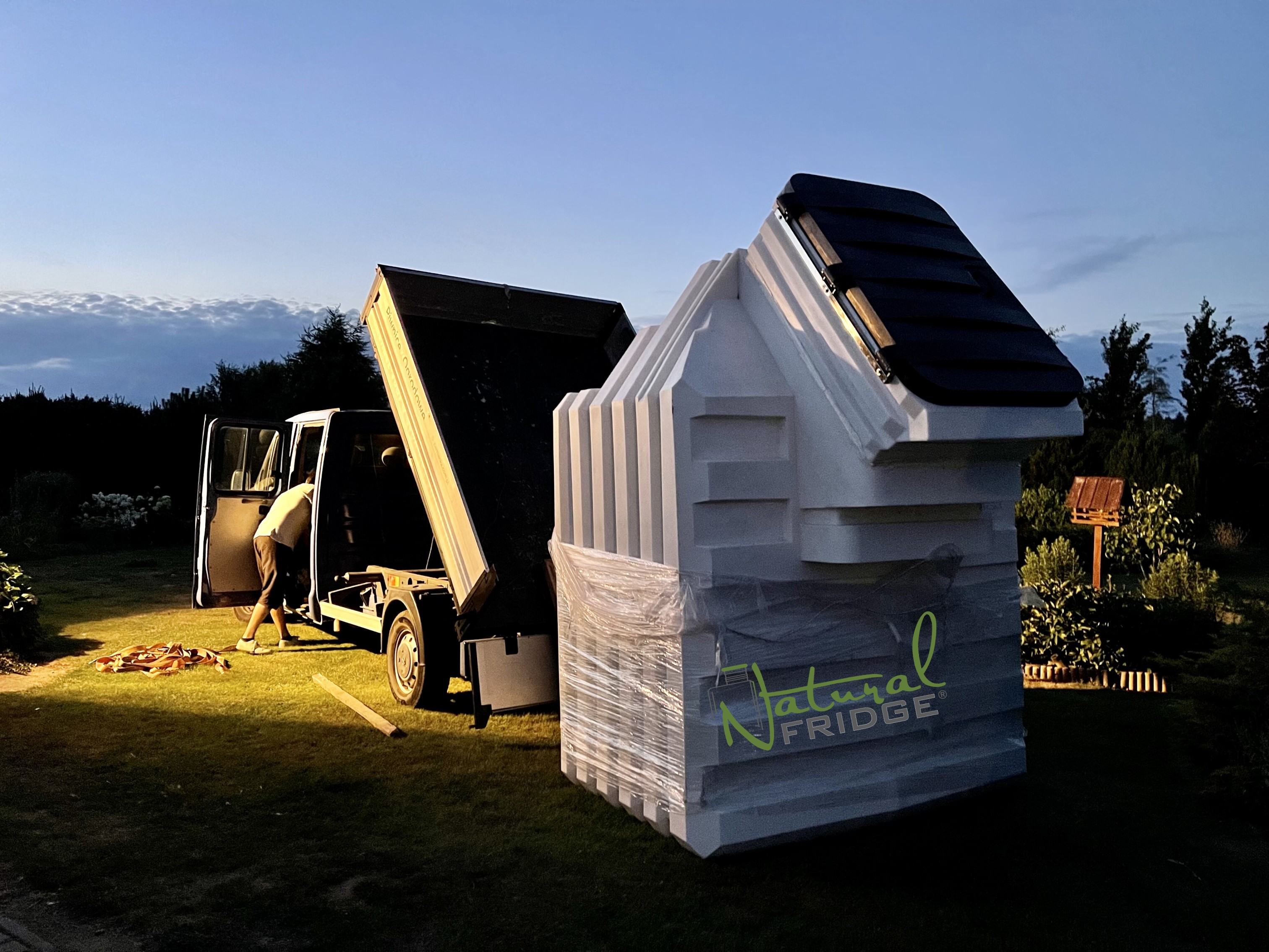 Versand Gartenlandkeller aus Polen kaufen natürlicher Kühlschrank 2,0 m x 1,75 m – 4 Regalreihen   – Maße 200x175 cm  – Höhe 270 cm   – Volumen  🍏 Erdkeller Modell 200x175 Natural Fridge  7.739  EUR inkl. MwSt. , zzgl.  Versandkosten     Angebot