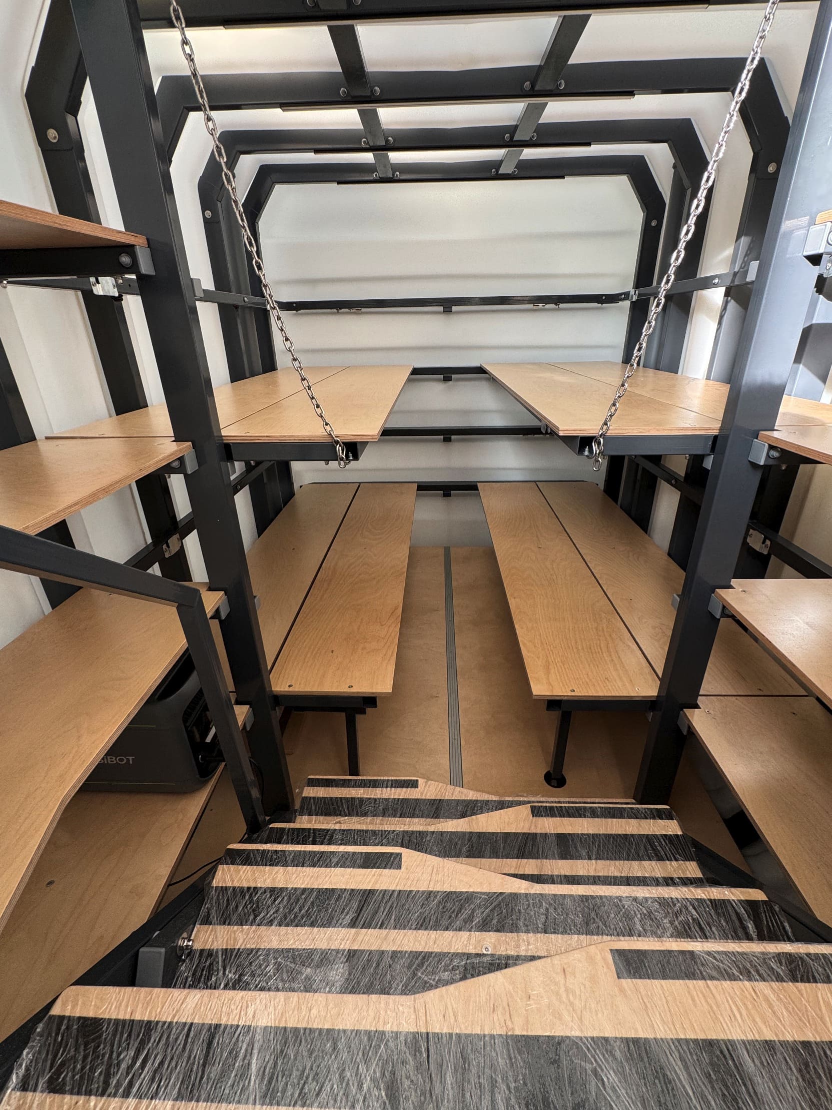 view 4 Schlafplätze Belüftung mit Regelung – Notstromversorgung 12/230 V Schutzraum 350 Natural Fridge  16.510  EUR inkl. MwSt. , zzgl.  Versandkosten
