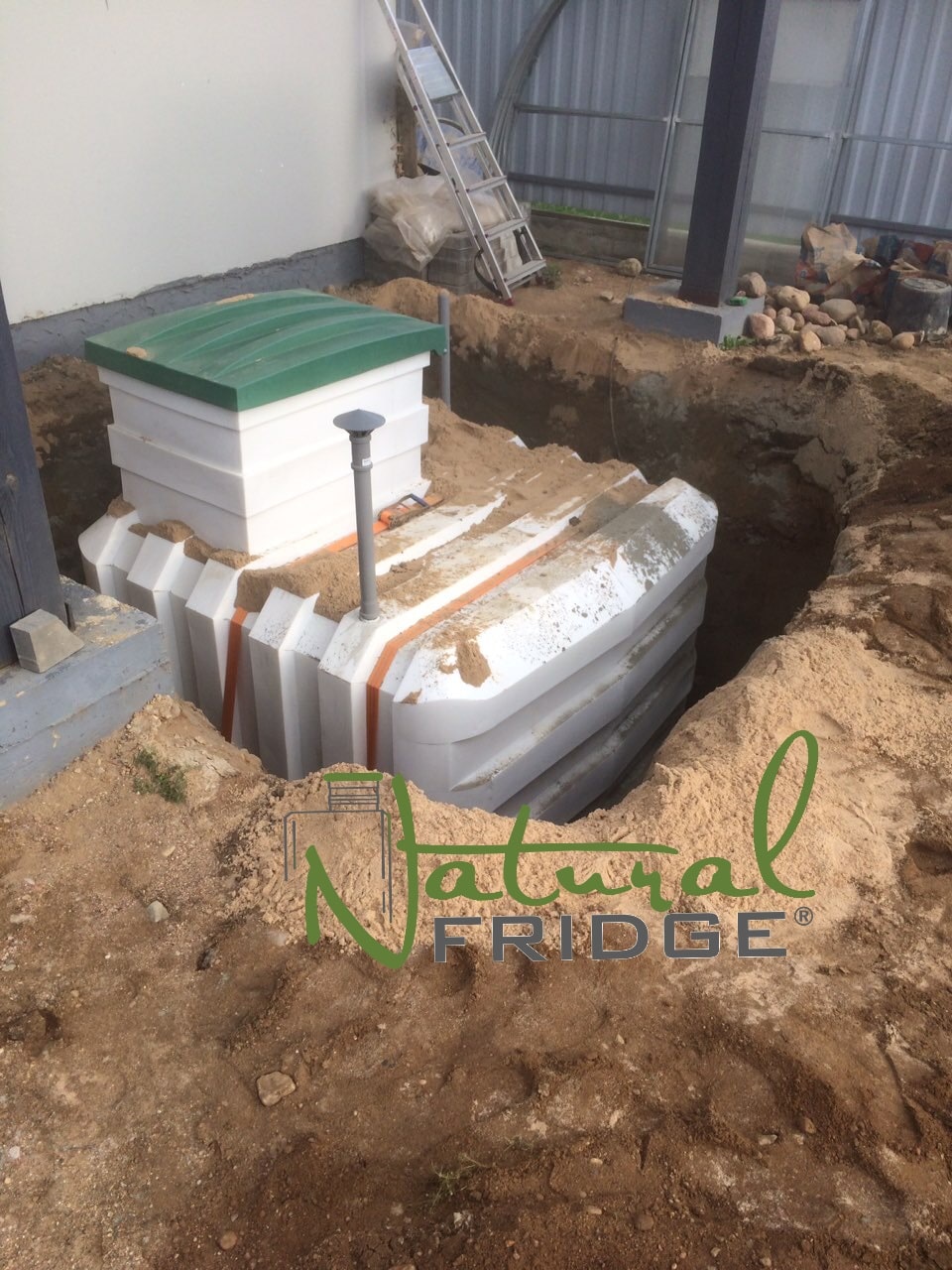 Warschau 2020 Polen Die Fotos zeigen unsere installierten Garten Erdkeller bei Kunden. Erdkeller Modell 200x200 Natural Fridge  7.450  EUR inkl. MwSt. , zzgl.  Versandkosten